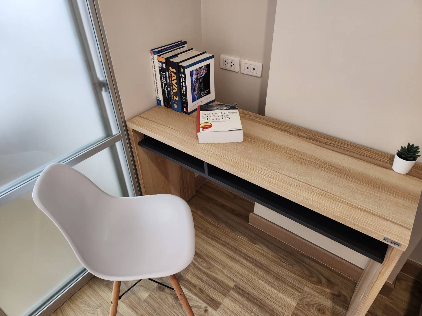 ให้เช่าห้องแบบ 1ห้องนอน 1ห้องน้ำ โซนพื้นที่ MRT คู้บอน รามอินทรา กม.9 คอนโด Lumpini Condo Town Ramintra-Navamin : ลุมพินี คอนโดทาวน์ รามอินทรา-นวมินทร์ ขนาดห้อง 25 ตรม. ชั้น 14 ตึก C