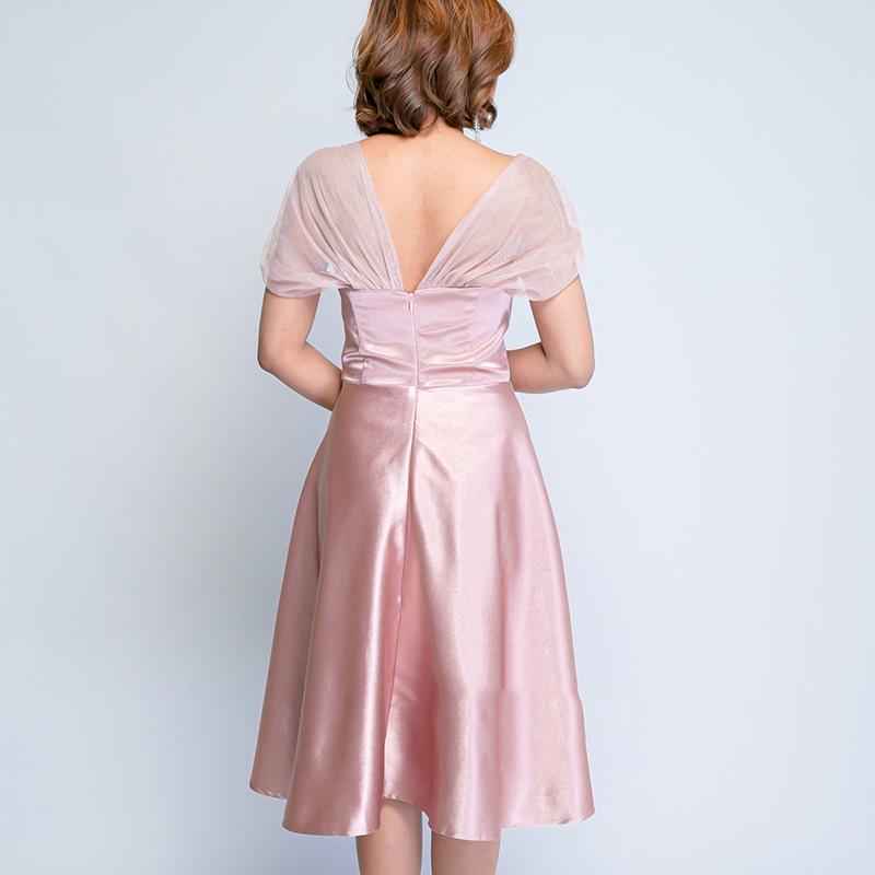 kudapy ชุดออกงานราตรีสั้นสีชมพู ไหล่แต่งผ้าตาข่าย กระโปรงทรงบานคลุมเข่า สวยหวาน เรียบหรูดูแพง สวยสง่า