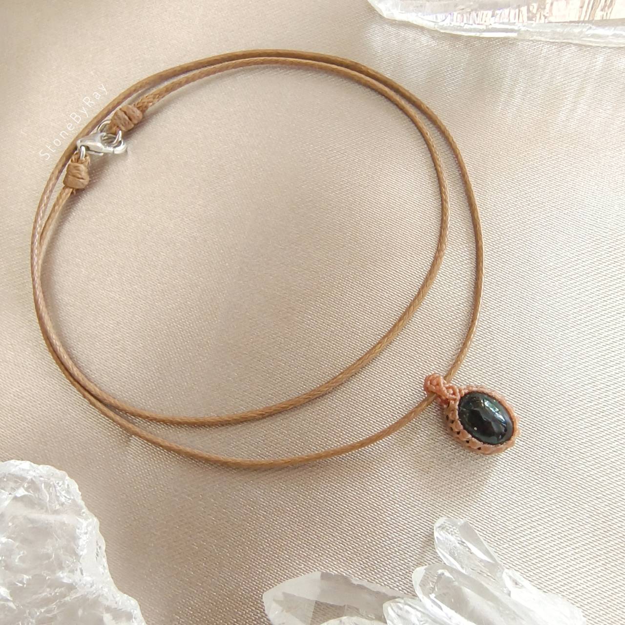 สร้อยคอเชือกจี้หินสะเก็ดดาว Tektite