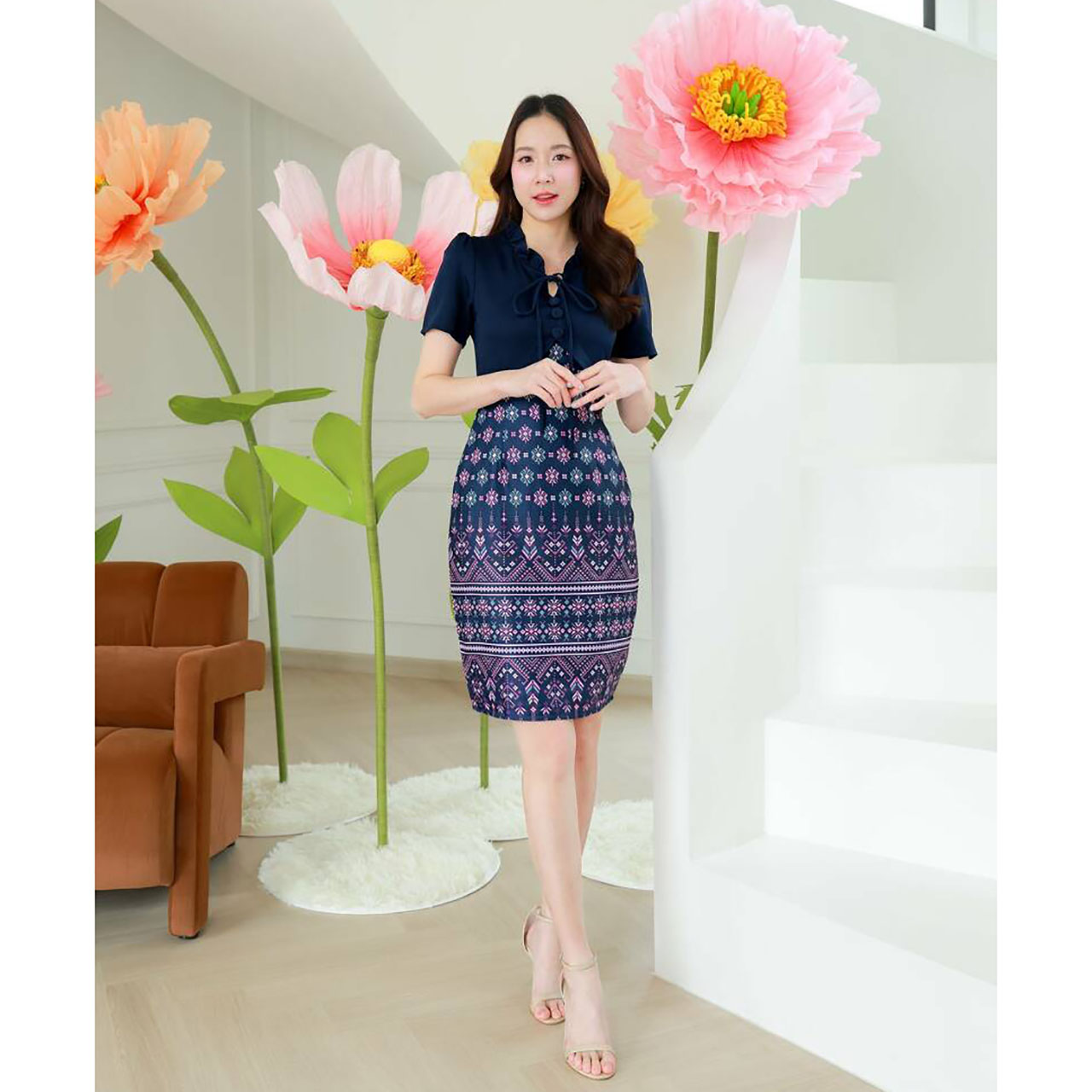 kudapy เดรสสั้น กั๊กเข้ารูปกระโปรงลายไทย ผ้าใส่สบายสวยดูดี