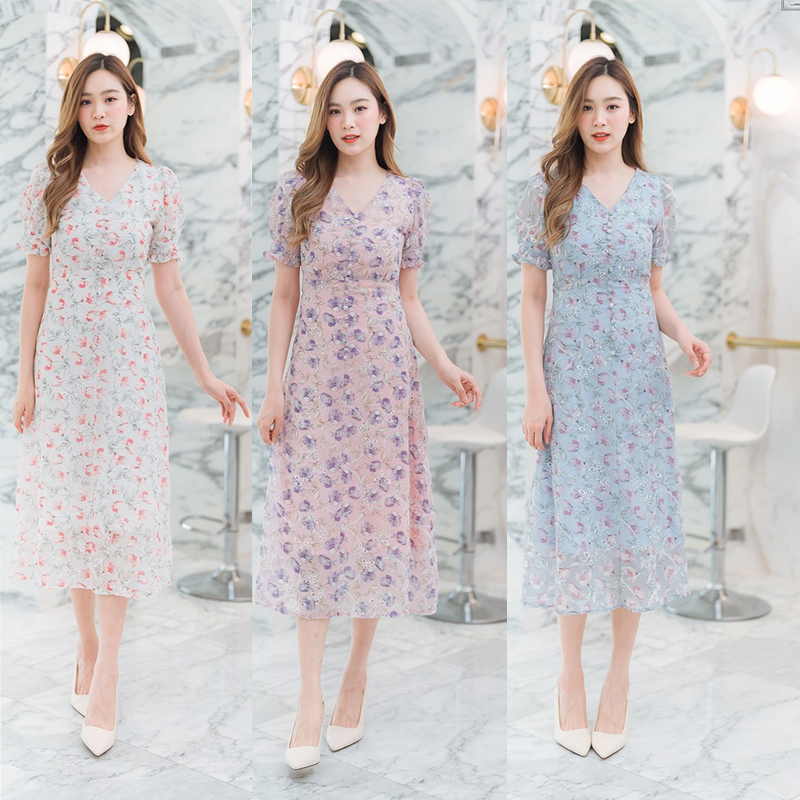 kudapy เดรสยาวสีชมพู/สีฟ้า/สีขาว ลายดอกผ้าปักสวยใส่สบายดูดีน่ารักมากๆ