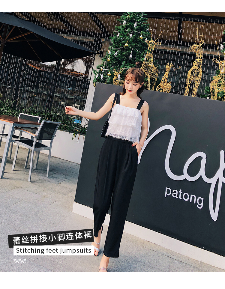 kudapy จั๊มสูท สายเดี่ยวสีดำ ตัวเสื้อผ้าลูกไม้ซ้อนกันสีขาว เย็บต่อกับกางเกงขายาวสีดำ