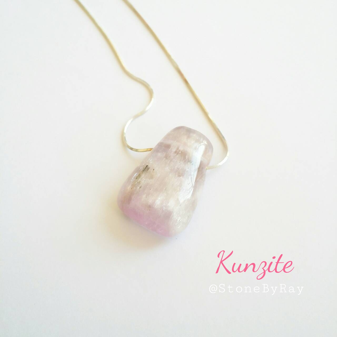 สร้อยคอเงินจี้หินคุนไซต์ Kunzite