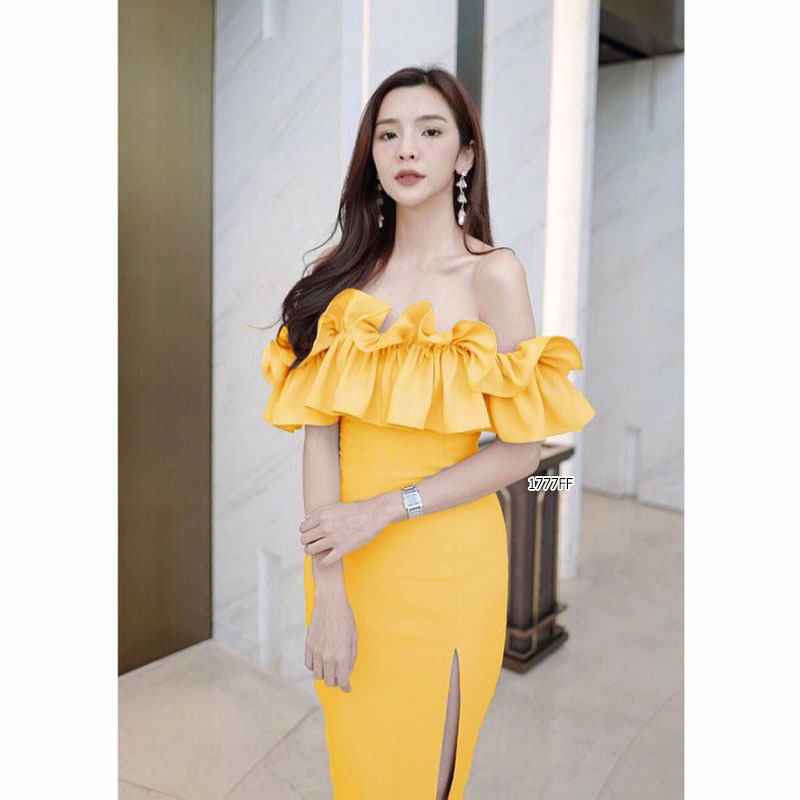 kudapy เดรสปาดไหล่ ระบายรอบน่ารัก แอบเซ็กซี่ งานมีซิปซ่อนหลัง ตีเกล็ดหน้าหลัง เอวไม่สม็อค ทรงเข้ารูป