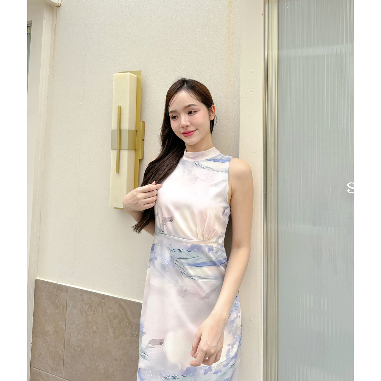 kudapy เดรสสั้นสีช่วงเสื้อเป็นแขนกุดคอปีน สายผูกคอเป็นโบว์ด้านหลังต่อด้วยกะโปรงทรงเอ