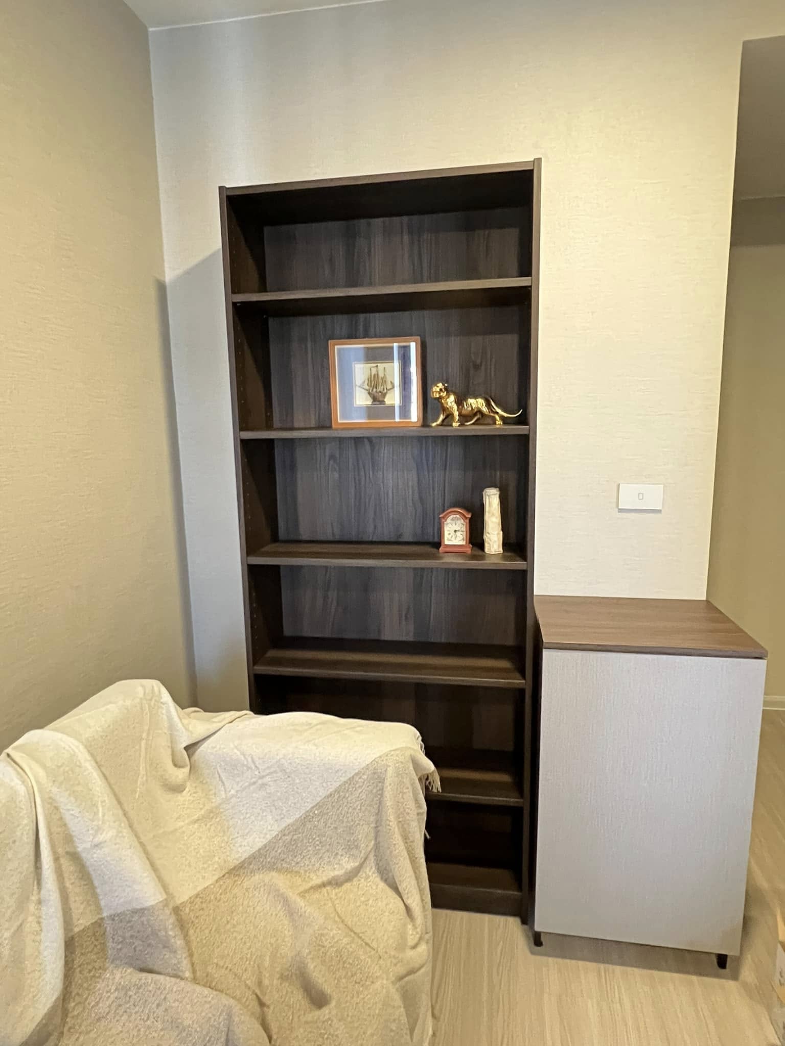 ปล่อยเช่า Quintara Phume Sukhumvit 39 (ควินทารา ภูม สุขุมวิท 39) - โซนพื้นที่ MRT เพชรบุรี BTS พร้อมพงษ์ 1ห้องนอน 1ห้องน้ำ 1ห้องนั่งเล่น - ขนาดห้อง 30 ตรม. ชั้น 8 - ให้เช่า 16,000 ต่อเดือน