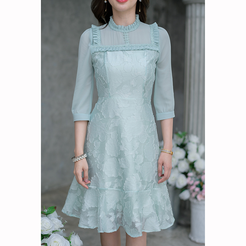 kudapy เดรสสั้นสสีโอรส/สีเขียวพาสเทล สวยหวาน ผ้าสไตล์ญี่ปุ่นมีเทคเจอร์ลายดอก มีดีเทลแต่งด้วยจีบรอบคอ ไหล่ และอก ตัดต่อกับผ้าชีฟองโทนสีเดียวกันช่วงแขน