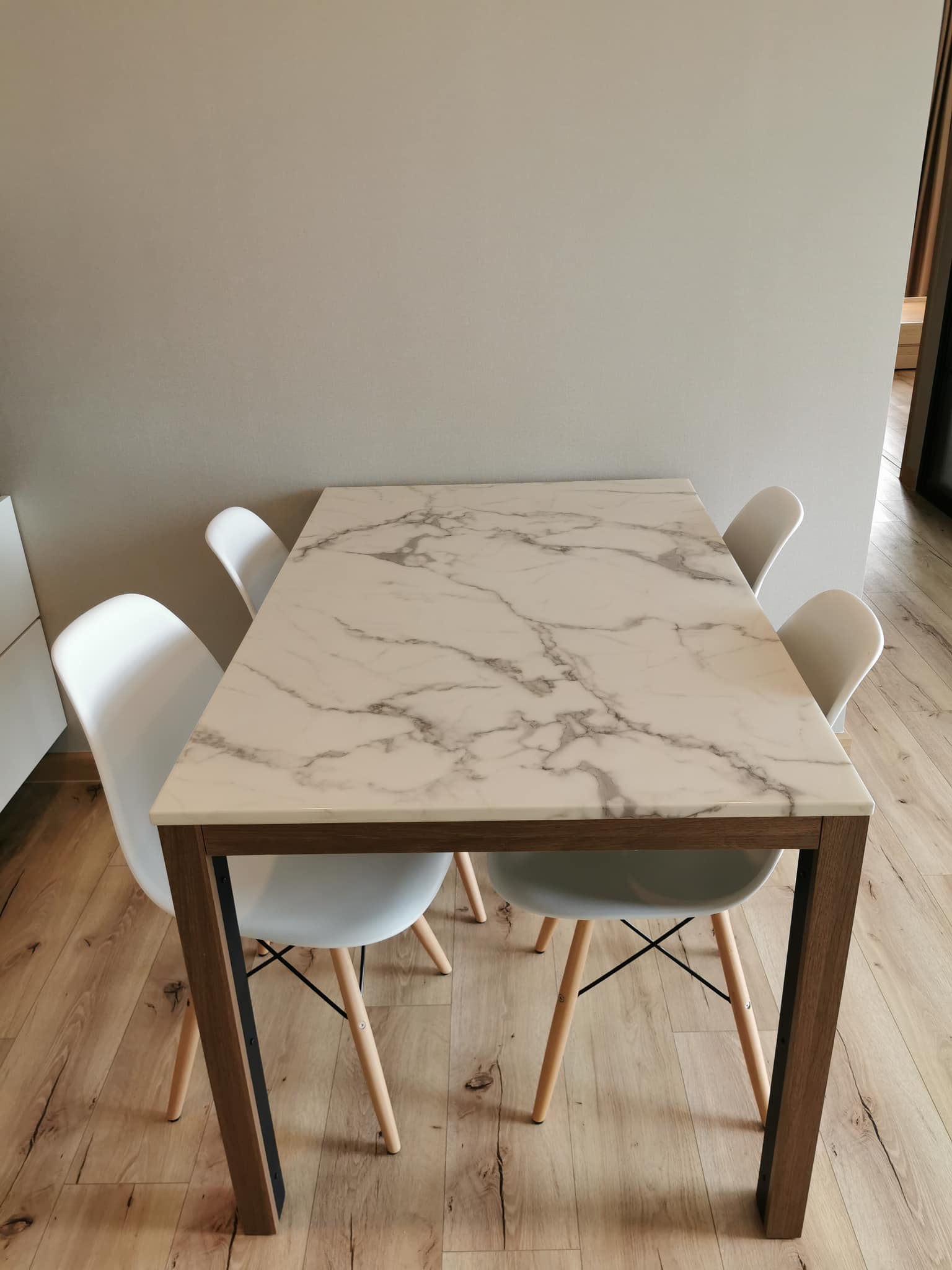 ปล่อยเช่าคอนโด Brix Condominium (บริกซ์ คอนโดมิเนียม) - ติดรถไฟฟ้า2ห้องนอนเฟอร์เครื่องใช้ไฟฟ้าครบครั้น - การเดินทาง: ติด MRT สถานี BTS สิรินธร