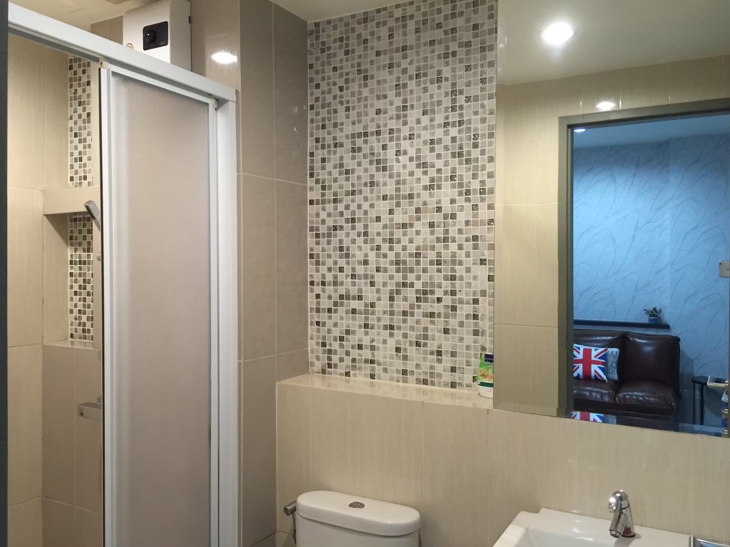 ให้เช่าคอนโด Life Ratchadapisek (ไลฟ์ รัชดาภิเษก) โซนพื้นที่ MRT ห้วยขวาง ห้องแบบ 1ห้องนอน / 1ห้องน้ำ / โซนครัวปิด · ขนาดห้อง 31 ตรม. ชั้น 35