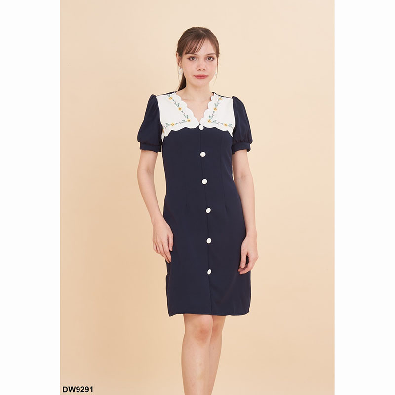 kudapy เดรสสั้นสีแดง/สีน้ำตาล/สีกรม อกปักลูกไม้แขนจั๊ม ใส่สบายสวยดูดี