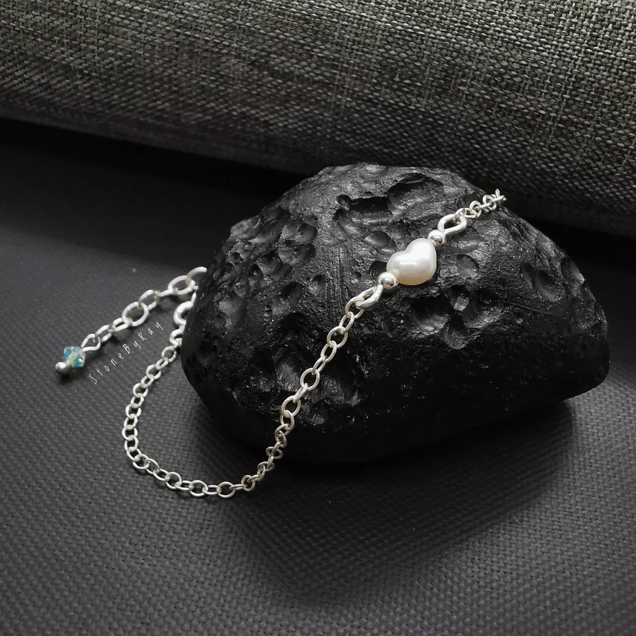สร้อยข้อมือเงิน+ไข่มุกแท้รูปหัวใจ(ธรรมชาติ) Pearl