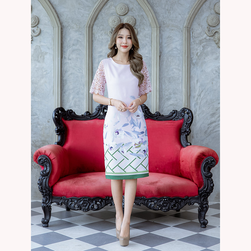 kudapy เดรสสั้นสีชมพูอ่อน/สีน้ำตาล/แดงเลือดหมู ผ้าพิมพ์ ดีเทลช่วงแขนเป็นงานผ้าลูกไม้ทอลายเนื้อดี