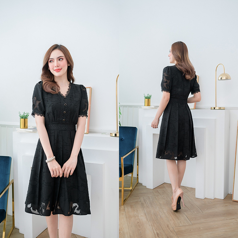 kudapy เดรสสีเขียว/สีดำ ผ้าญี่ปุ่นทอ มีลายในตัว ผ้าสวยเรียบหรูแต่งลูกไม้รอบคอ รอบแขน และรอบเอว