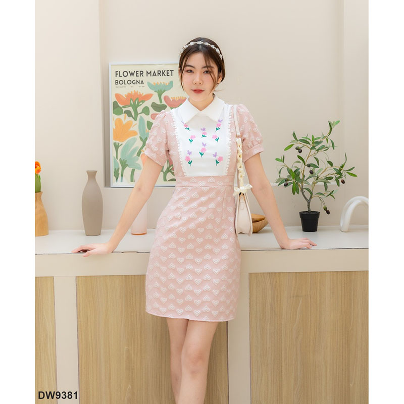 kudapy เดรสสั้นสีชมพู/สีฟ้า/สีเขียว คอปกแต่งอกลายดอกไม้