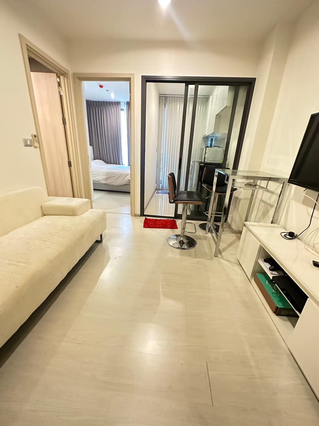 ปล่อยเช่าคอนโด Rhythm Sukhumvit 42 (ริทึ่ม สุขุมวิท 42) - โซนพื้นที่ BTS เอกมัย - 1ห้องนอน 1ห้องน้ำ 1ห้องนั่งเล่น - ขนาดห้อง 28 ตรม. ชั้น 7