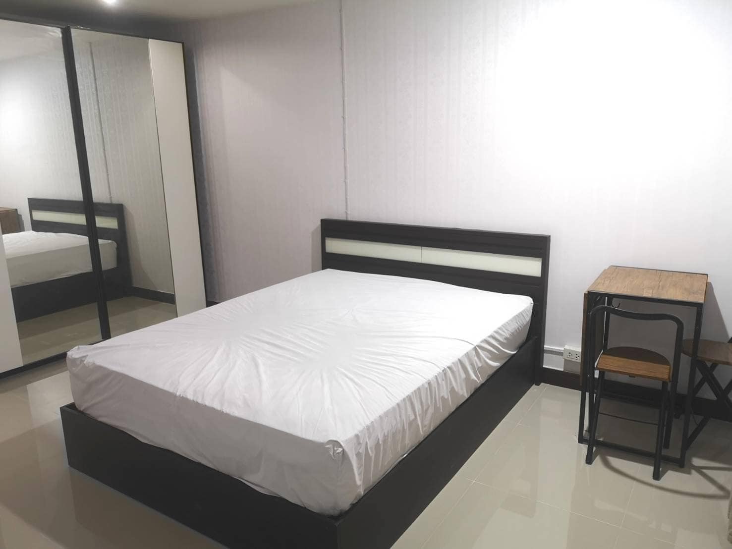 ปล่อยเช่าคอนโด Baan Kluai Nam Thai (บ้านกล้วยน้ำไท) ติดถนนพระราม4 - Studio 1ห้องน้ำ - ใกล้ BTS เอกมัย / เกทเวย์ เอกมัย - ขนาดห้อง 25 ตรม. ชั้น 4