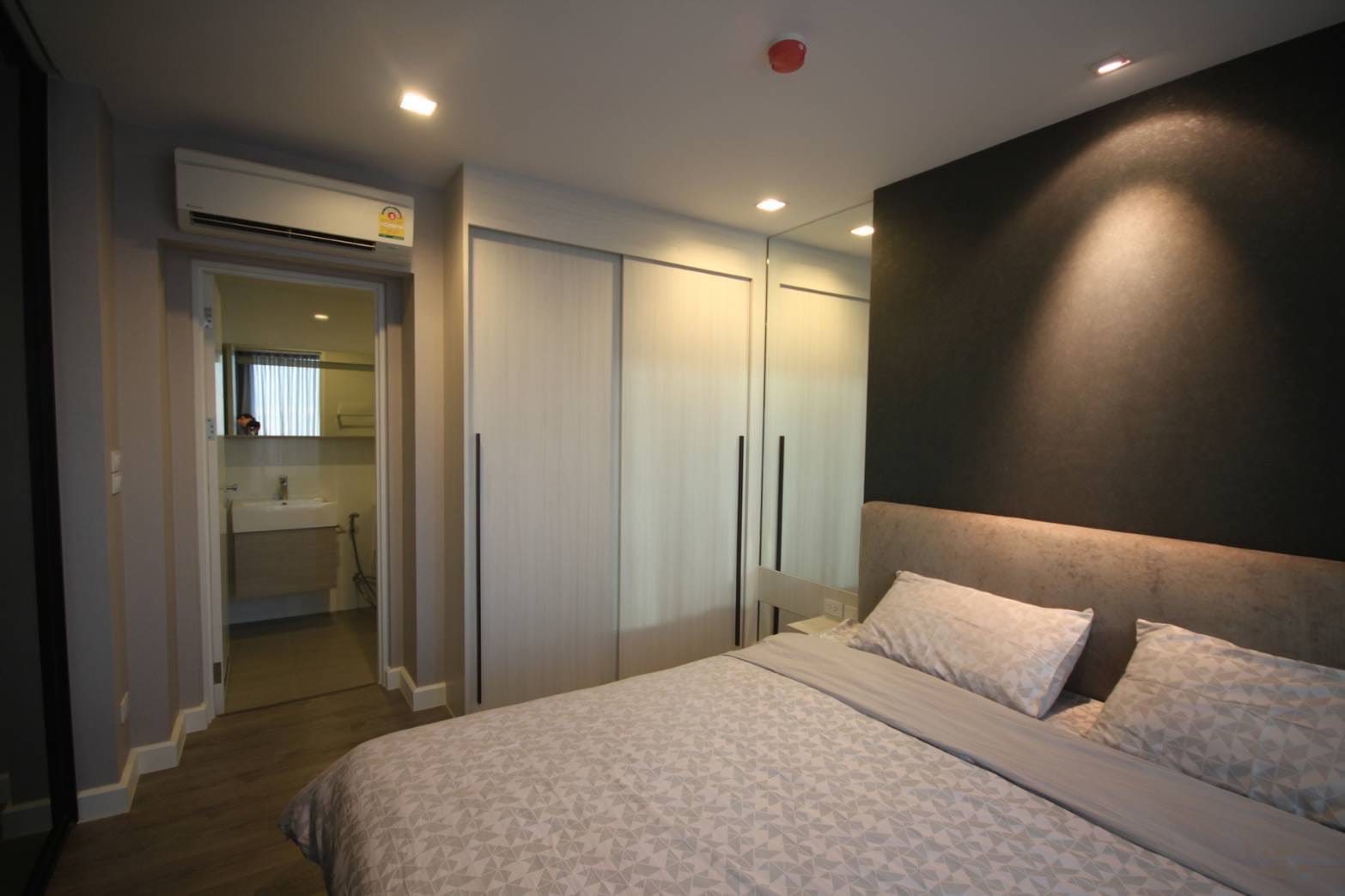 ให้เช่า The Room Sukhumvit 40 (เดอะ รูม สุขุมวิท 40) ชั้น7ทิศตะวันออก เฟอร์ครบ