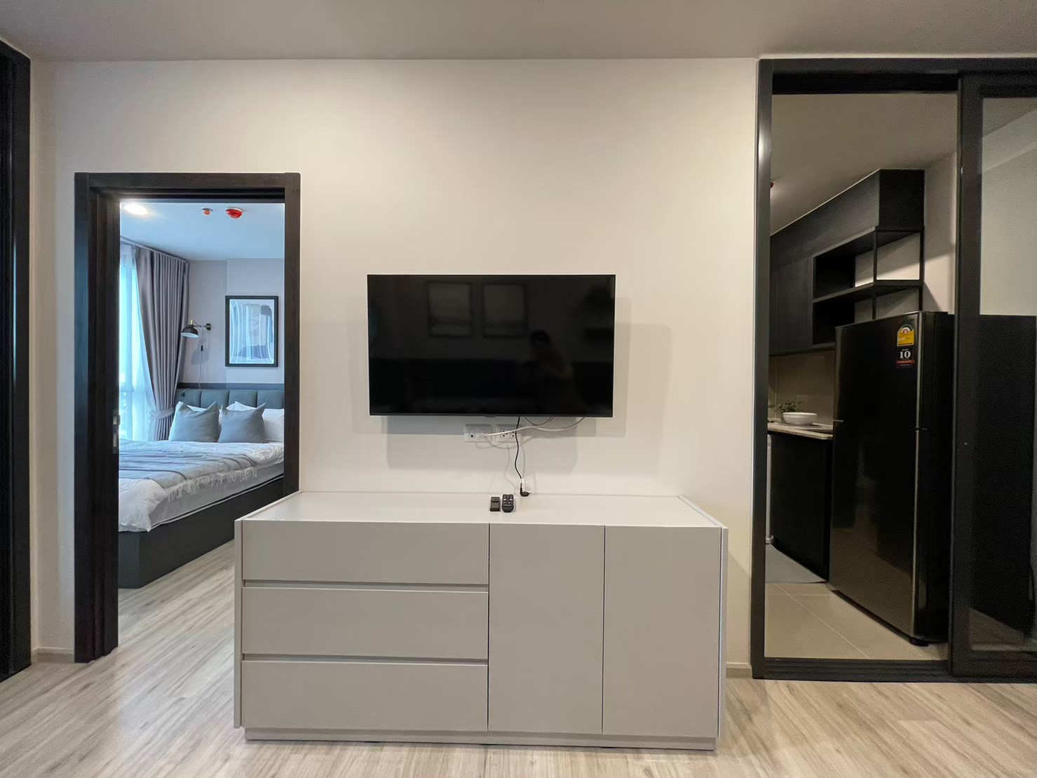 ให้เช่าห้องแบบ 1ห้องนอน 1ห้องน้ำ 1ครัวแยก โซนพื้นที่ MRT ห้วยชวาง คอนโด XT Huaikhwang (เอกซ์ที ห้วยขวาง) High Rise ขนาดห้อง 35 ตรม. ชั้น 12 ตึก B