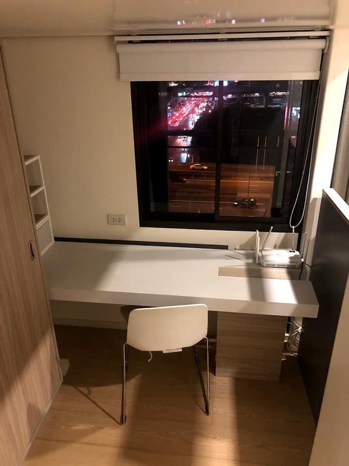 ปล่อยเช่าคอนโด Chewathai Residence Asoke (ชีวาทัย เรสซิเดนซ์ อโศก) - Duplex 2ชั้น มีเครื่องซักผ้าและอบผ้าพร้อม - การเดินทาง: ใกล้ MRT พระราม 9