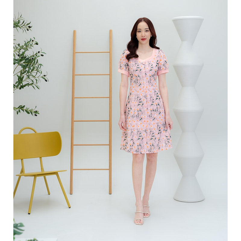 kudapy เดรสสั้นสีเขียว/สีชมพู/สีครีม กระดุมหน้าดอกเดซี่ ใส่ทำงาน ออกงานสวยดูดี