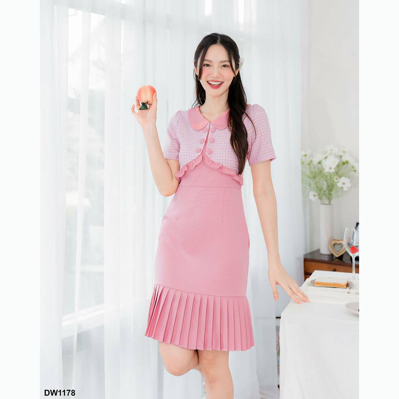 kudapy เดรสสั้นสีน้ำตาล/สีชมพู/สีกรม ปลายกระโปรงพลีทกั๊กสก๊อต