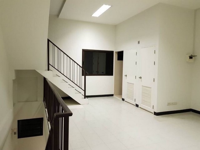 ขาย อาคารพานิชย์ 2คูหา3ชั้น โครงการ สุโขทัย อเวนิว 99