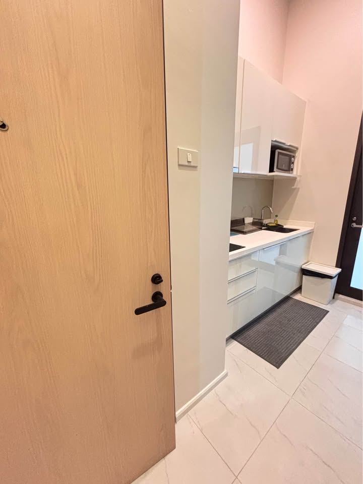 ปล่อยเช่าคอนโด Chewathai Residence Asoke (ชีวาทัย เรสซิเดนซ์ อโศก) - โซนพื้นที่ MRT พระราม 9 - ห้องมุม Duplex 2 ชั้น 1ห้องนอน 1ห้องน้ำ 1ห้องนั่งเล่น - ขนาดห้อง 34.5 ตรม.ไม่รวมชั้นบน ชั้น 12A