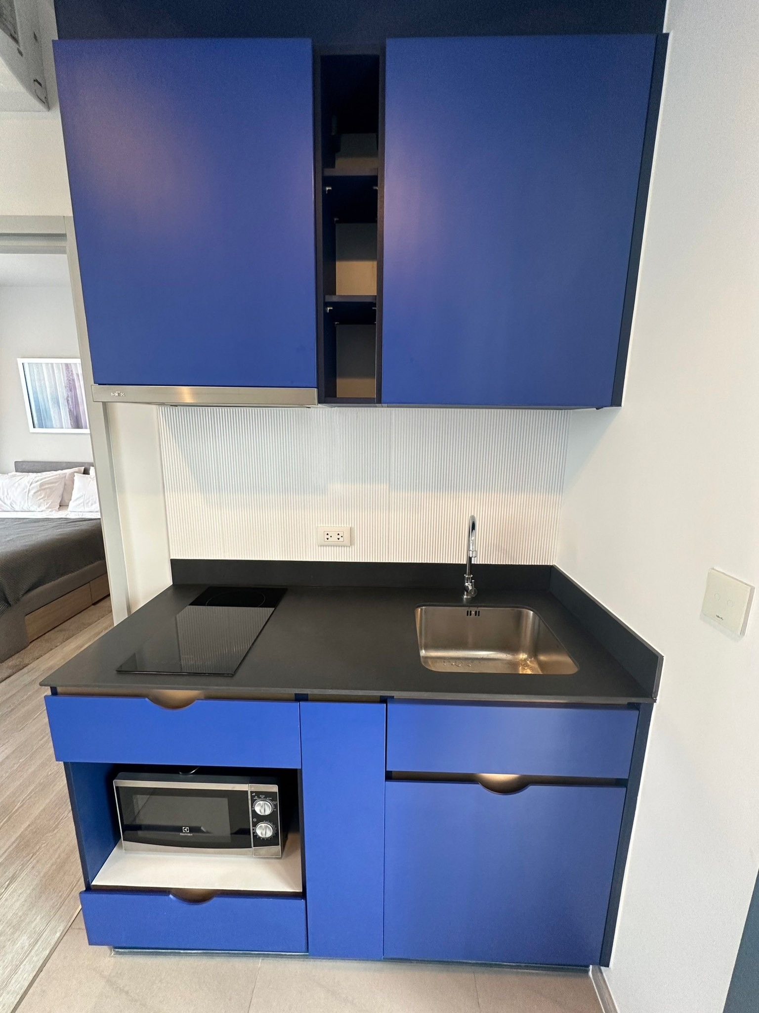 ให้เช่าคอนโด XT Ekkamai (เอ็กซ์ที เอกมัย) โซน รถไฟฟ้า BTS เอกมัย 1ห้องนอน / 1ห้องน้ำ ขนาดห้อง 30 ตรม. ชั้น 18