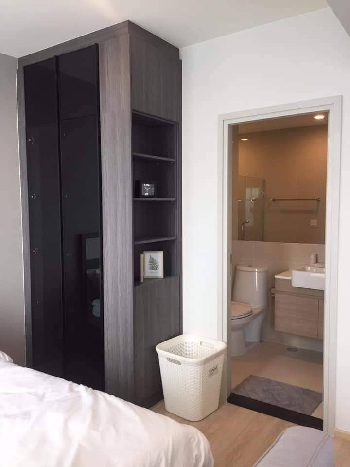 ปล่อยเช่าคอนโด Noble Revolve Ratchada 2 (โนเบิล รีวอลฟ์ รัชดา 2) - ตกแต่งเครื่องใช้ไฟฟ้าครบ - การเดินทาง: ติด MRT ศูนย์วัฒนธรรม 40 เมตร