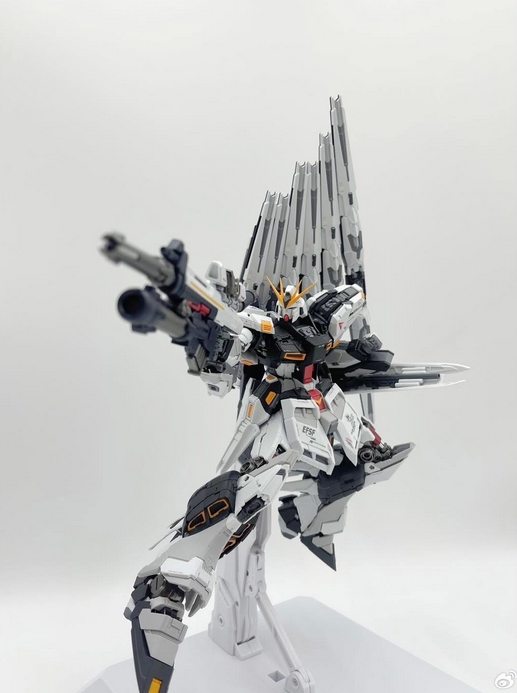 โมจีน T68081501 1/100 Nu Gundam Ver. "GK S