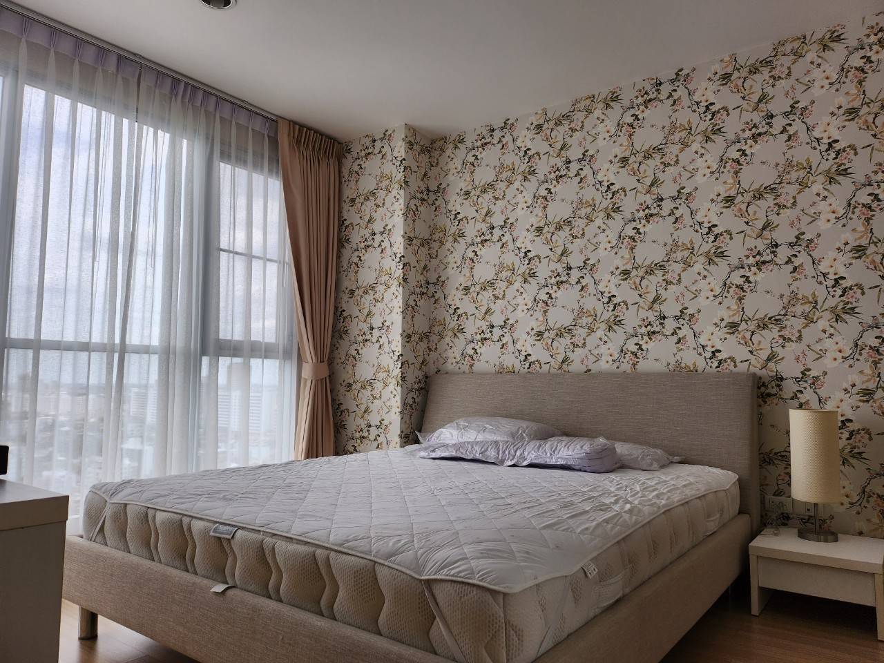 ให้เช่าห้องสวยวิวตึกช้างเฟอร์นิเจอร์เครื่องใช้ไฟฟ้าครบ Add line: Smile-easy Life @ Ladprao 18