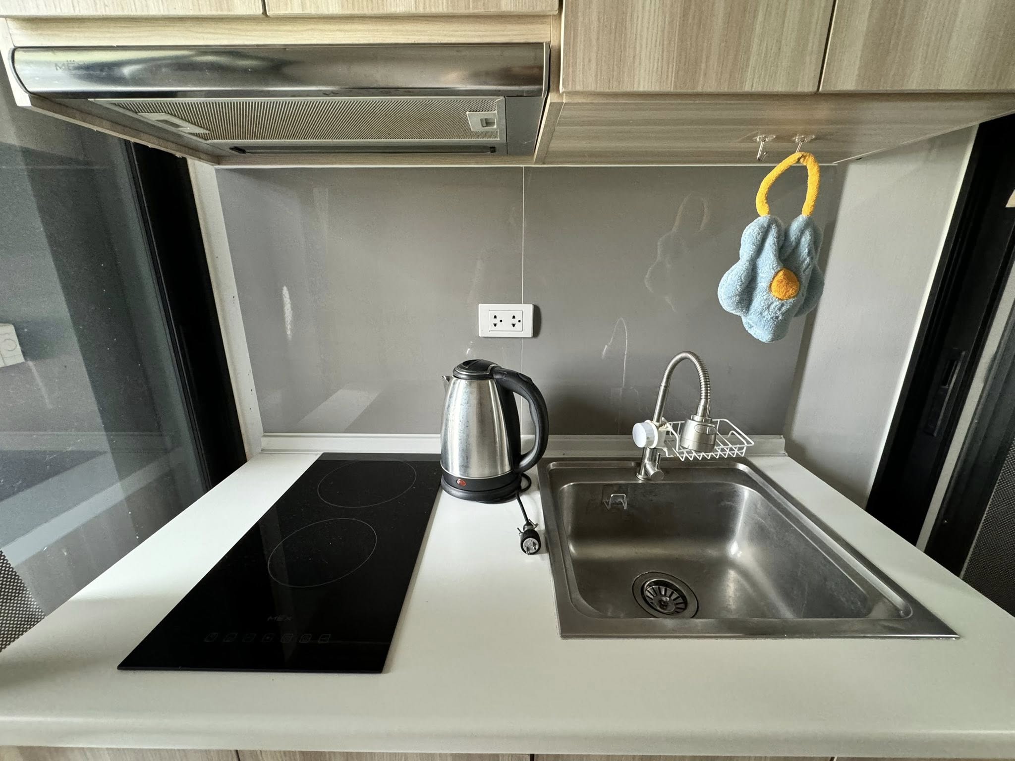 ให้เช่า Asher Sutthisan (แอชเชอร์ สุทธิสาร) 1 นอน 1น้ำ ขนาด 27 ตรม. ชั้น 4 ราคา 10,000 รถไฟฟ้าสุทธิสารและโชคชัย4