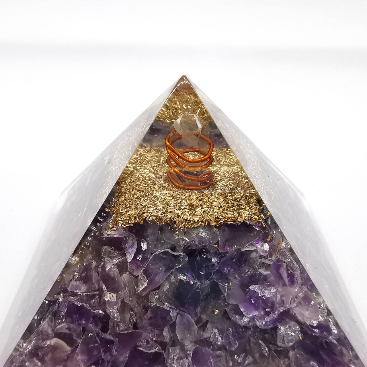 พีระมิดออร์โกไนท์หินอเมทิสต์ Amethyst
