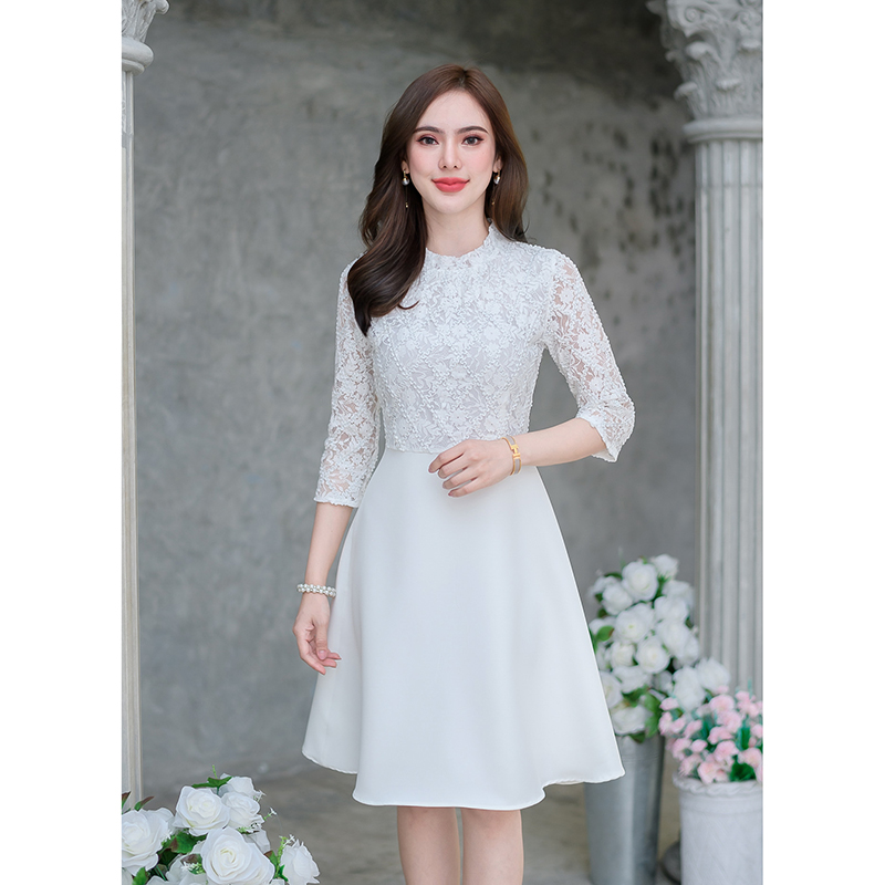 kudapy เดรสสั้นสีขาว/สีโทนชมพูกะปิอ่อน ลูกไม้เกรดพรีเมียมตัดต่อกระโปรงพื้น สวยหรู ผ้าลูกไม้มีเทคเจอร์เป็นเส้น