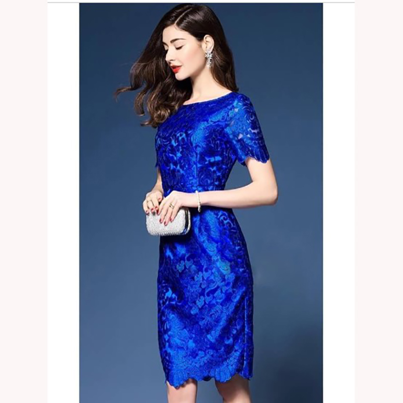 kudapy เดรสลูกไม้สีน้ำเงิน แขนสั้น คอวีด้านหลัง ผ้าลูกไม้ทอลาย เงางามสวยค่ะ กระโปรงผ่าชายด้านหลัง