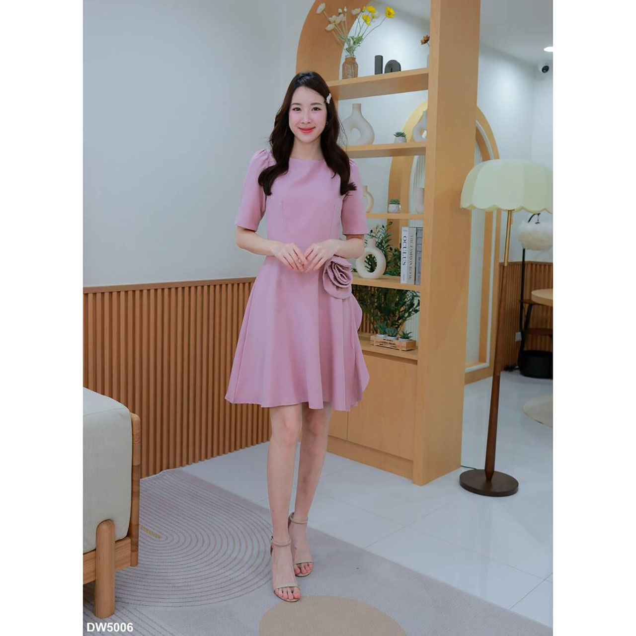 kudapy เดรสสั้นปกใบบัวกระโปรงทรงบาน