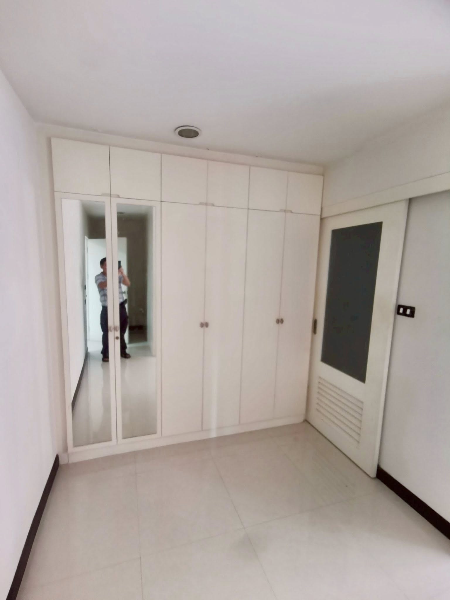 ให้เช่าคอนโด Bodin Suite Home (บดินทร์ สวีท โฮม) โซน รถไฟฟ้าสีเหลือง BTS มหาดไทย ห้องแบบ 2ห้องนอน / 2ห้องน้ำ ขนาดห้อง 72 ตรม. ชั้น 4 ตึก E