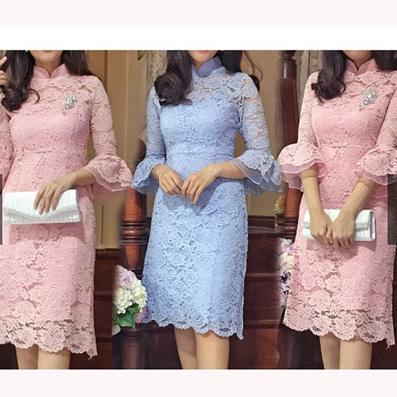 kudapy เดรสลูกไม้สีฟ้า/ชมพู แขนสามส่วนแต่งระบายบาน คอปิด กระโปรงทรงเอบาน มีซับในในตัว ซิบซ่อนด้านหลัง