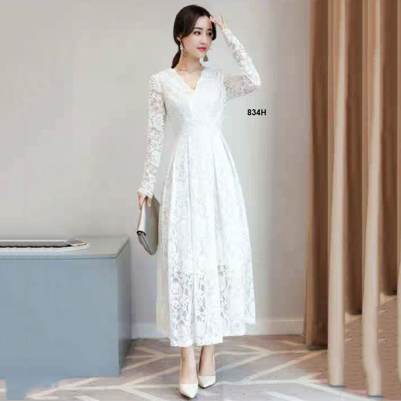 kudapy เดรสยาวสีเทา/สีขาว/สีโอรส/สีแดงเลือดหมู ลูกไม้แขนศอก คอวีป้ายหน้า (ช่วงบนไม่มีซับใน)งานลูกไม้ลายสวยหรู เย็บบุซับในช่วงกระโปรงอย่างดี