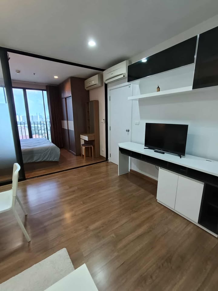 ให้เช่าคอนโด เดอะ ทรี อินเตอร์เชนจ์ (The Tree Interchange) โซนพื้นที่ MRT เตาปูน บางโพ ห้องแบบ 1ห้องนอน / 1ห้องน้ำ / โซนครัวปิด ขนาดห้อง 36 ตรม. ชั้น 21 ตึก A