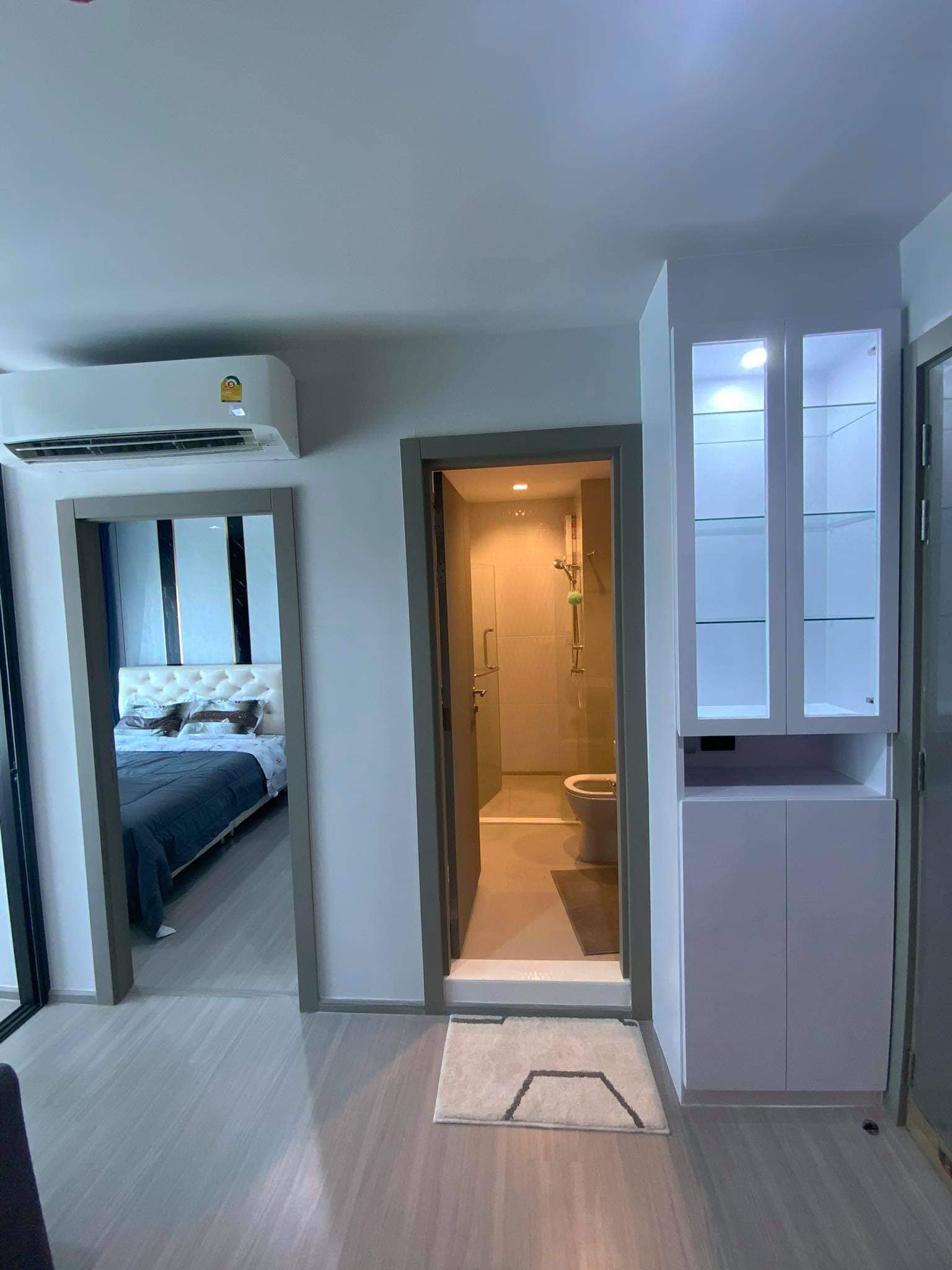 ปล่อยเช่าคอนโด ไลฟ์ อโศก-พระราม 9 (LIFE ASOKE-RAMA 9) - 2ห้องนอน(เตียง5ฟุตทั้งสองห้อง)1ห้องน้ำ 1ห้องนั่งเล่น 1ห้องครัว - ใกล้ MRTพระราม9และเพชรบุรี/มศว./เซ็นทรัล - ขนาดห้อง 36 ตรม. ชั้น 18 ตึก B