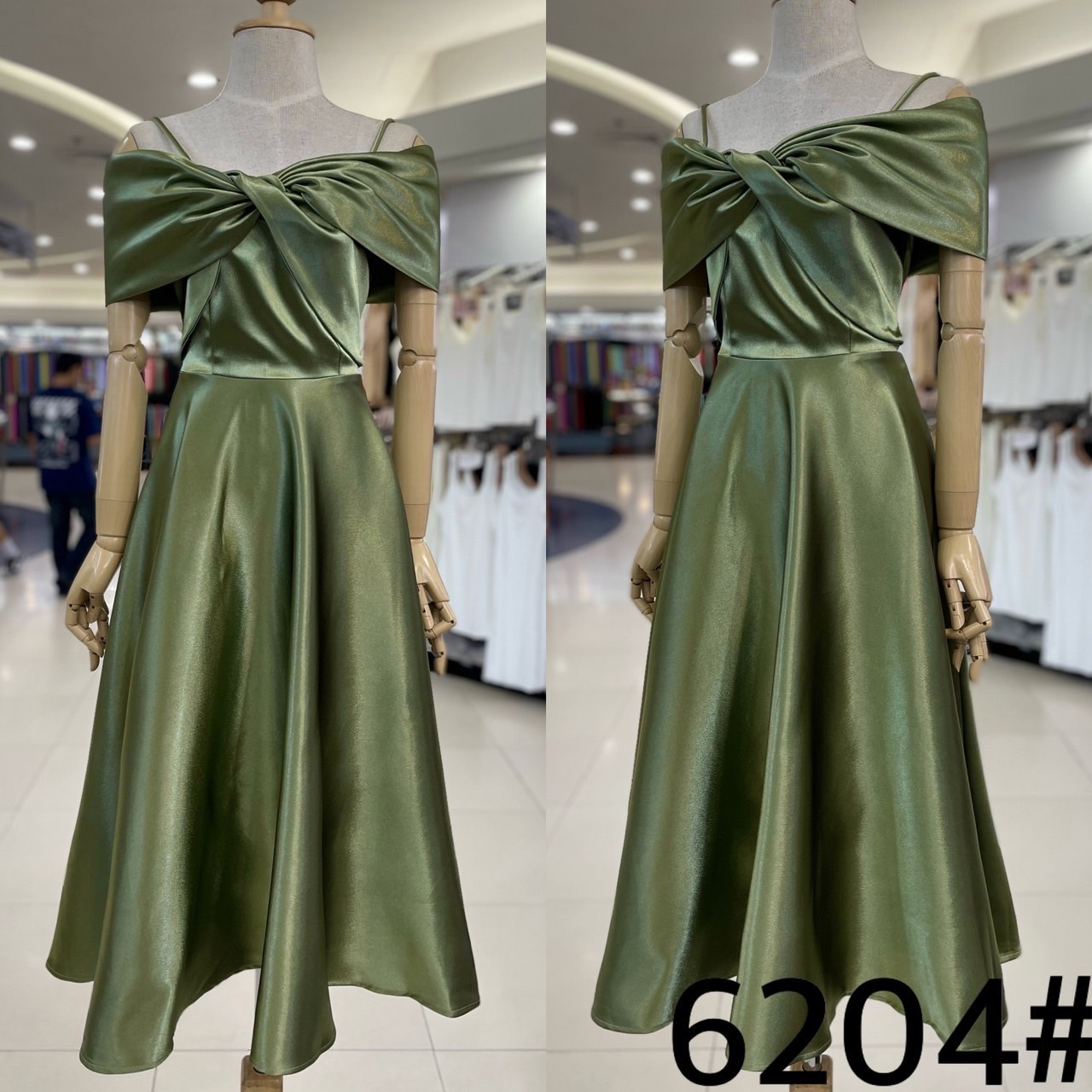 kudapy เดรสสั้นเปิดบ่า เนื้อผ้าดัชเชสอัดกาว ผ้าเงาสวย อยู่ทรง ทวิชช่วงอก มีสายคาดบ่าให้ คัตติ้งเริศแบบอลัง กระโปรงทรงบาน ความยาวครึ่งเข้ง