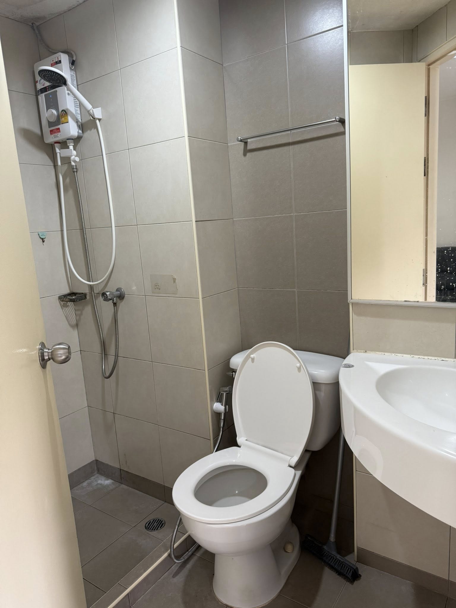 ให้เช่าคอนโด Lumpini Condo Town Ramintra-Nawamin (ลุมพินี คอนโด ทาวน์ รามอินทรา-นวมินทร์) โซนพื้นที่ MRT คู้บอน ห้องแบบ Studio / 1ห้องน้ำ ขนาดห้อง 23 ตรม. ชั้น 3 ตึก D