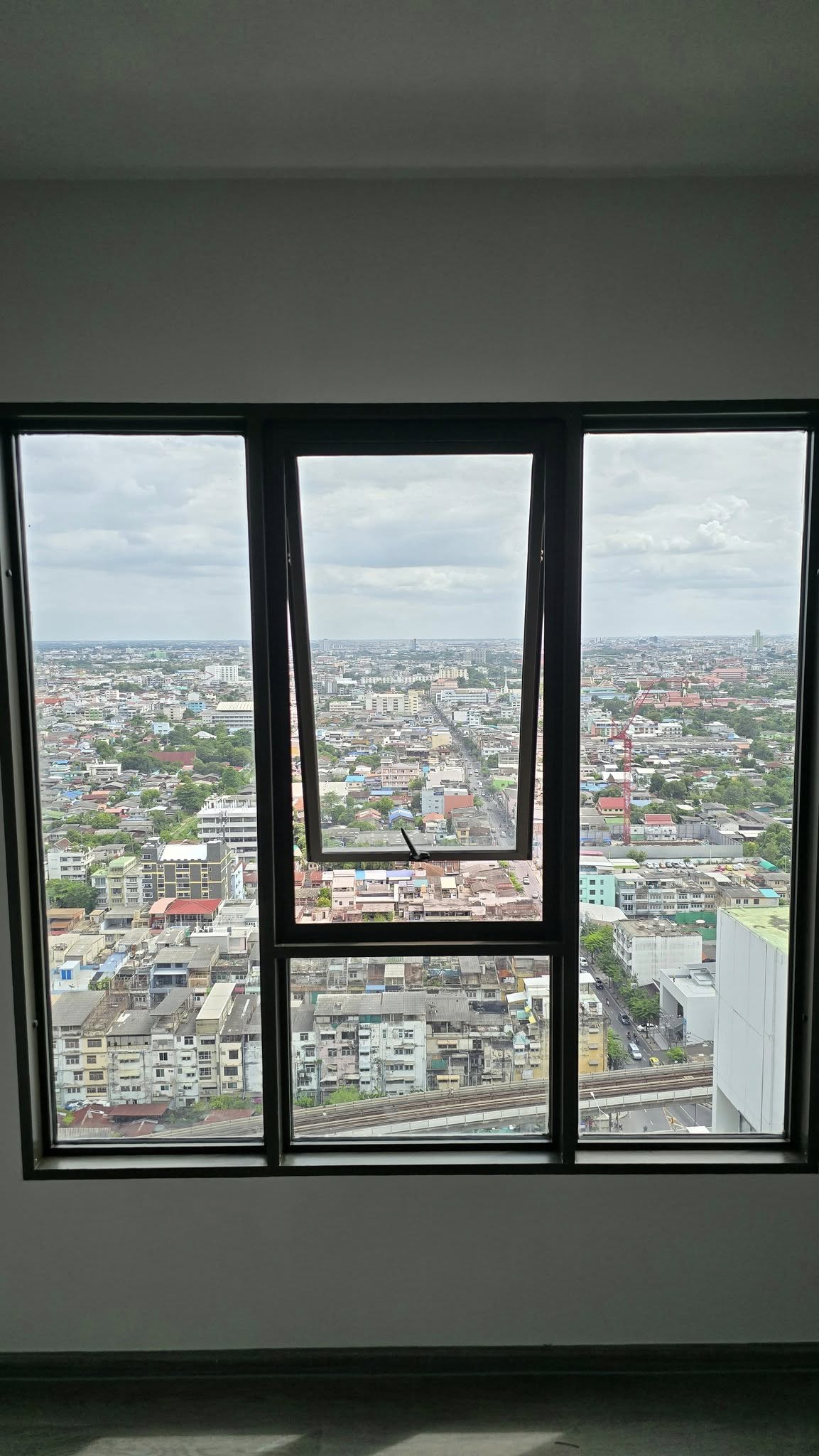 ให้เช่าคอนโด Regent Home Wutthakat (รีเจ้นท์ โฮม วุฒากาศ) โซน รถไฟฟ้า BTS วุฒากาศ Studio / 1ห้องน้ำ / ครัวแยก ขนาดห้อง 26 ตรม. ชั้น 28