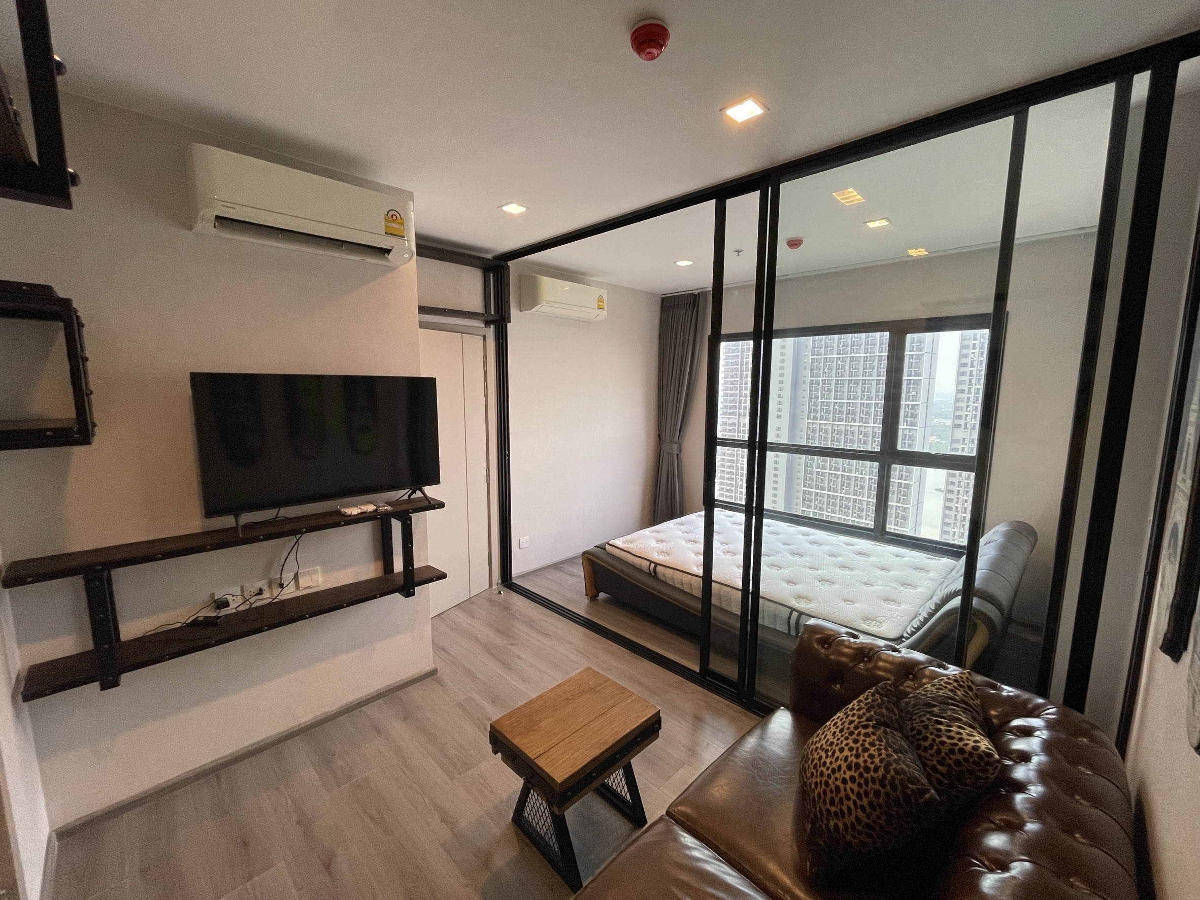 ให้เช่าห้องใหม่มือ1 คอนโด The Politan Rive (เดอะ โพลิแทน รีฟ) โซนพื้นที่ MRT พระนั่งเกล้า ห้องแบบ 1ห้องนอน / 1ห้องน้ำ / โซนครัวปิด