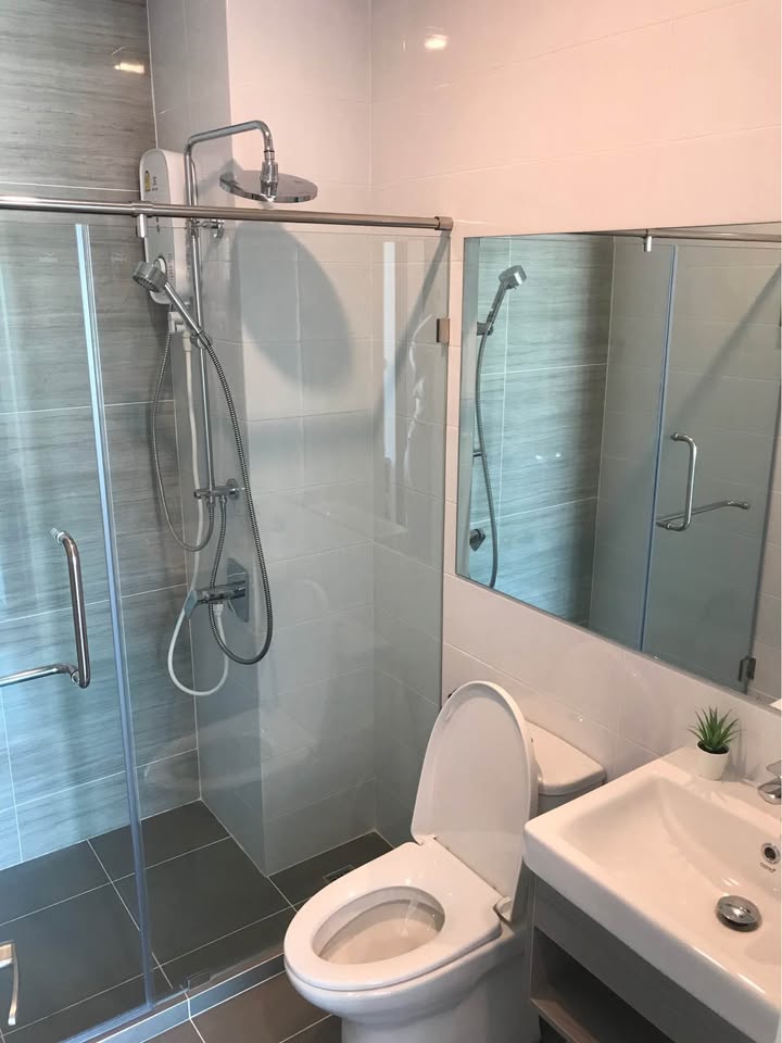 ให้เช่าห้องแบบ 1ห้องนอน 1ห้องอเนกประสงค์ 1ห้องน้ำ โซนพื้นที่ MRT หัวหมาก คอนโด KnightsBridge Collage Ramkhamhaeng (ไนท์บริดจ์คอลลาจ รามคำแหง) High Rise ขนาดห้อง 32 ตรม. ชั้น 20