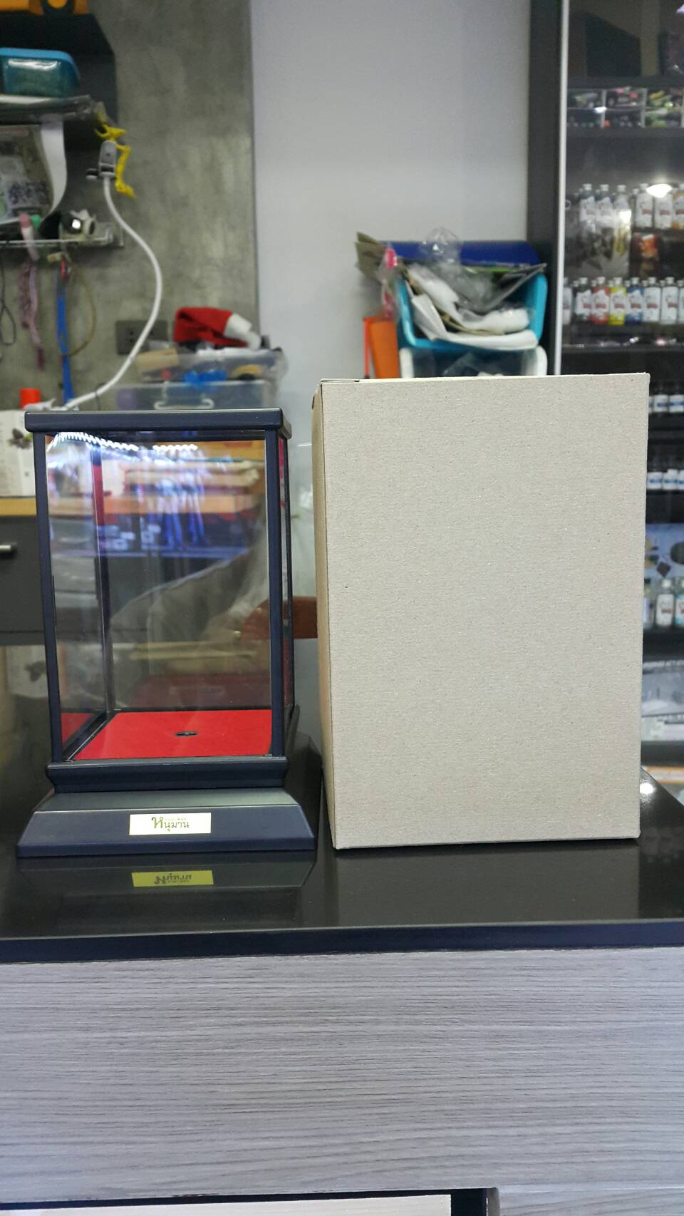 ตู้โชว์หัวโขน ทรงเตี้ย **ไม่รวมโขนหนุมานครับ **