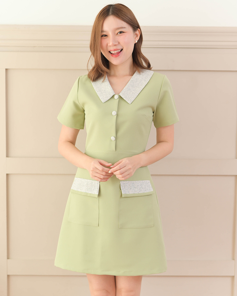 kudapy เดรสสั้นสีเทาฟ้า/สีครีมเข้ม/สีดำ/สีชมพูอ่อน คอปกแขนสั้น แต่งปกและฝากระเป๋าด้วยผ้าชาแนลโทนสีแมทช์กับชุด