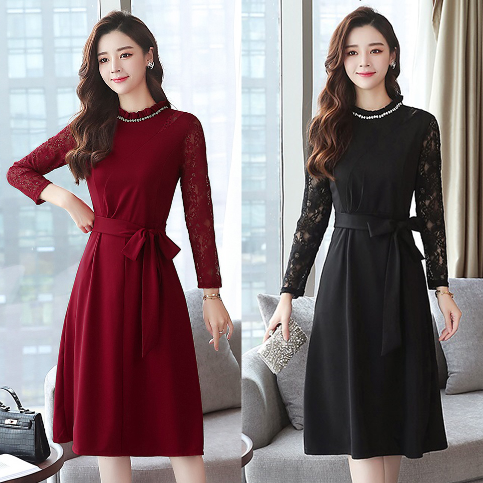 kudapy เดรสสั้นคอปีนแขนยาวสีแดงเลือดหมู/สีดำ มีโบว์ผูกที่เอวตามแบบ เดรสผ้าลูกไม้เนื้อนิ่มใสสบาย