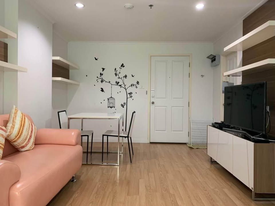 ปล่อยเช่า Lumpini Place Rama VIII (ลุมพินี เพลส พระราม 8) - โซนพื้นที่ MRT บางยี่ขัน สะพานพระราม 8 1ห้องนอน 1ห้องน้ำ - ขนาดห้อง 35 ตรม. ชั้น 3 ตึก C - ให้เช่า 10,000 ต่อเดือน